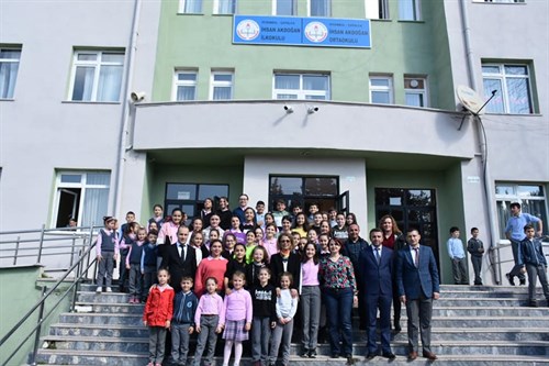 İhsan Akdoğan İlk ve Orta Okulu'nu Ziyaret Ettik